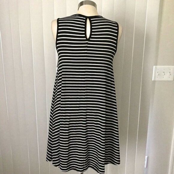 mmCmmCmm Black & White Striped Sleeveless Shift Stretchy Tee Dress Size S New - Picture 4 of 8